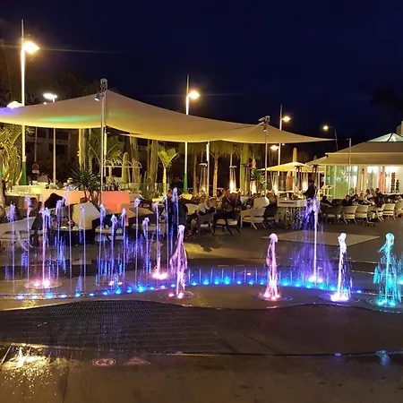 Apartament Beachfront No 1 With Heated Pool, Close To Sea And Beach, Balcony, Wifi Playa de las Americas (Tenerife)