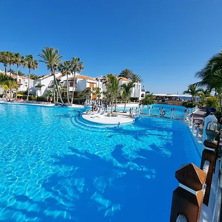 Beachfront No 1 With Heated Pool, Close To Sea And Beach, Balcony, Wifi * Playa de las Americas (Tenerife)