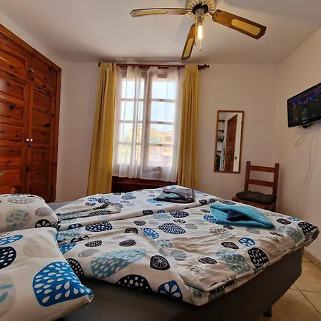 Beachfront No 1 With Heated Pool, Close To Sea And Beach, Balcony, Wifi Apartment *