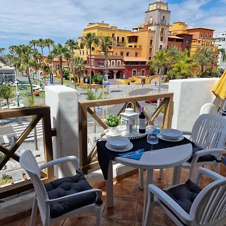Apartment Beachfront No 1 With Heated Pool, Close To Sea And Beach, Balcony, Wifi Playa de las Américas