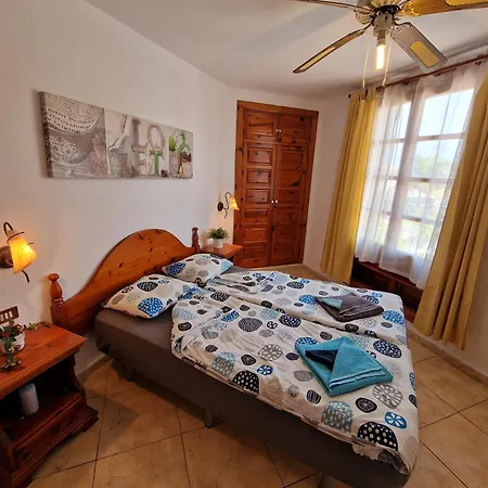 Apartment Beachfront No 1 With Heated Pool, Close To Sea And Beach, Balcony, Wifi *